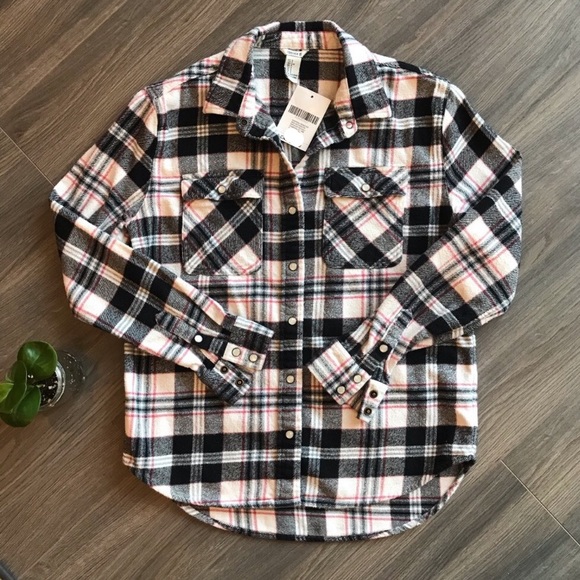 Forever 21 Tops - ⭐️ Shacket Checked Shirt S